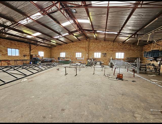 2,900M² FACTORY FOR SALE IN KYA SANDS